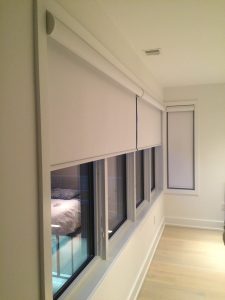 how do remote control blinds work